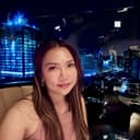 Queen Bee -Jennie